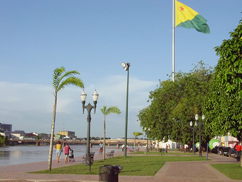 Calçadão da Gameleira proporciona vista sobre o rio Branco. Foto: Governo do Acre/Divulgação