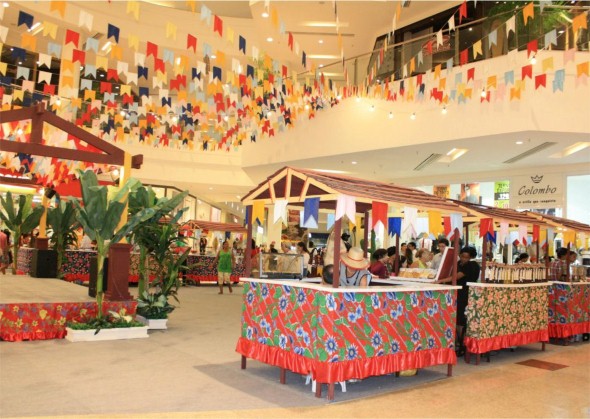 Exemplo de decoração com bandeirinhas juninas / Imagem: Divulgação.