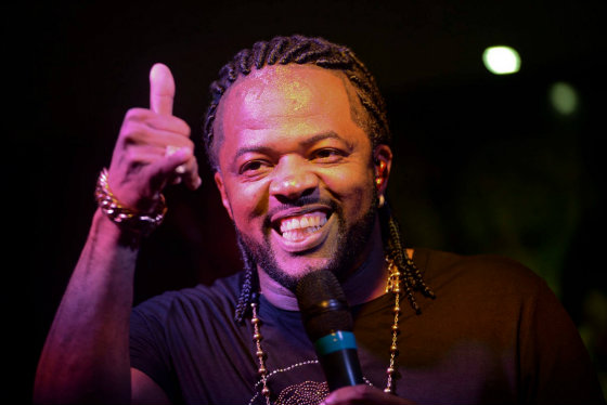 Em carreira solo desde 2015, Xande de Pilares consolida trajetória na música como sambista. Foto: Site Oficial/Divulgação